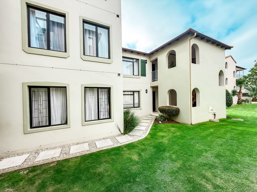 To Let 2 Bedroom Property for Rent in Bowtie Western Cape
